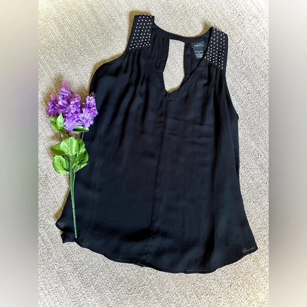 Rue21 Beaded Stap V-Neck Tank Top - Small